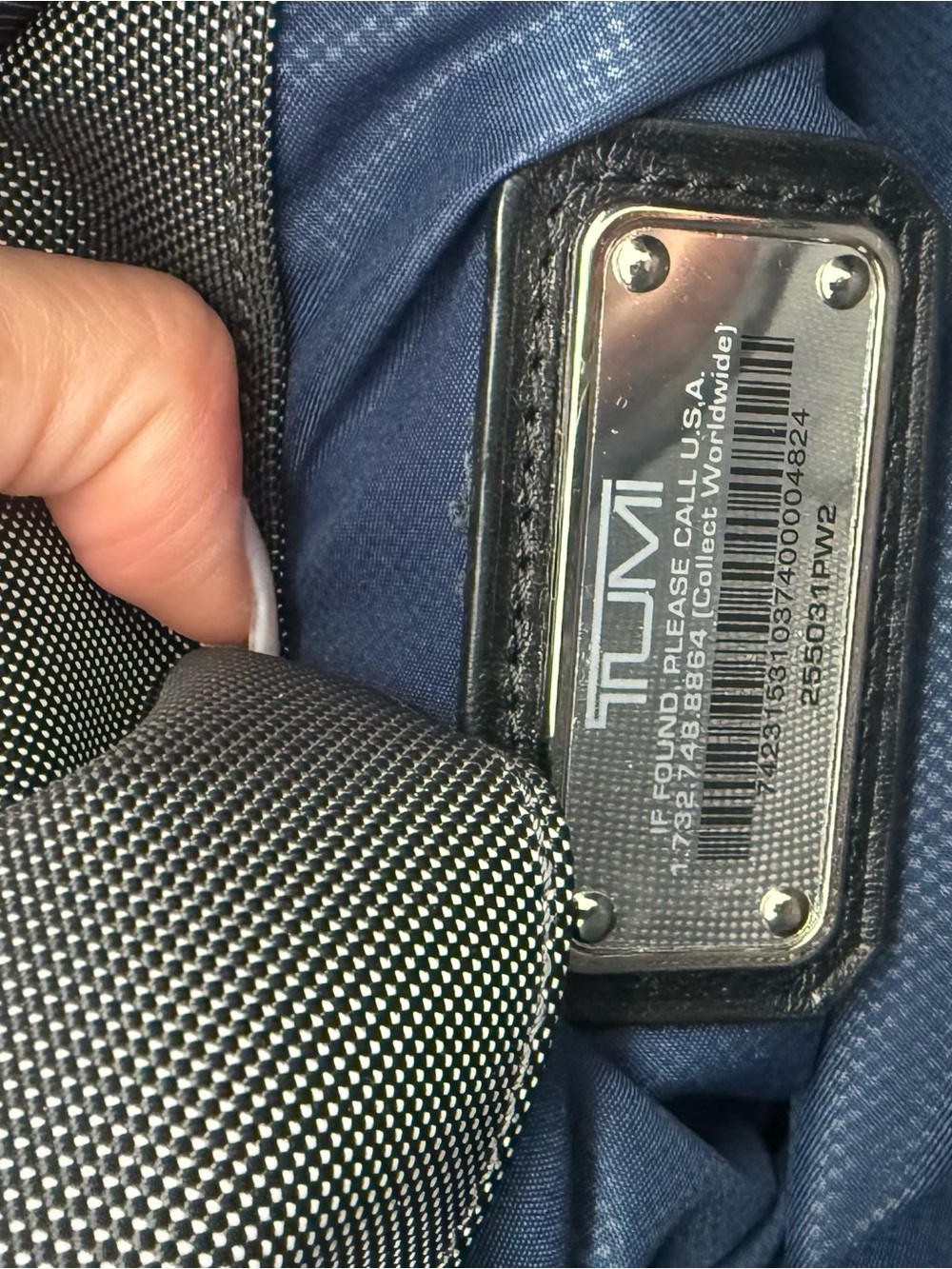 Tumi Arrive Owen Crossbody bag - Picture 5 of 12